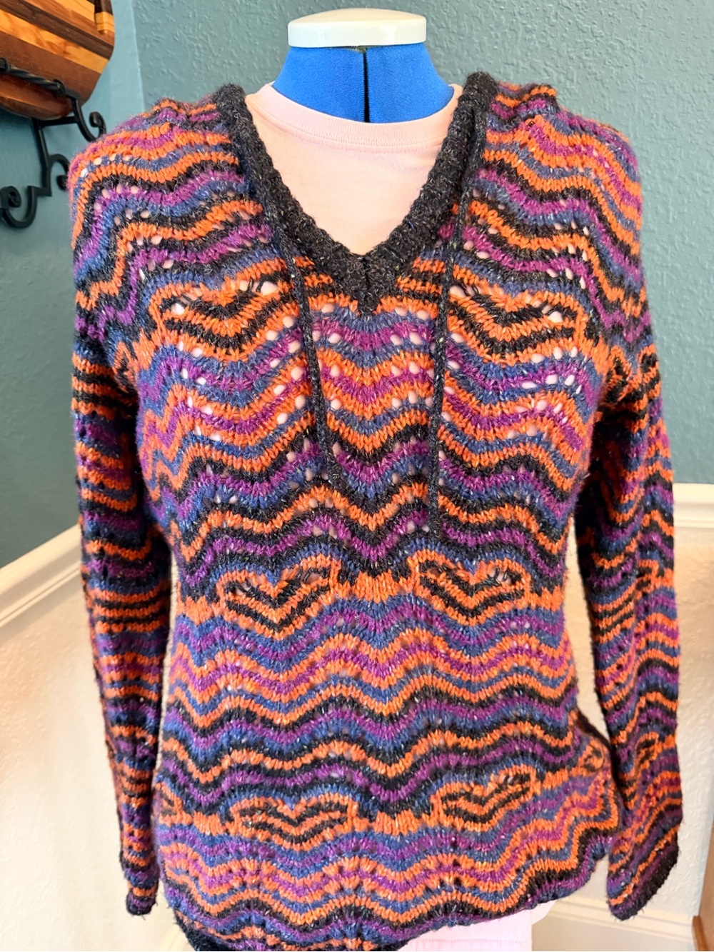 Royal Robbins Orange, Purple & Black Chevron V-Neck Hoodie Sweater